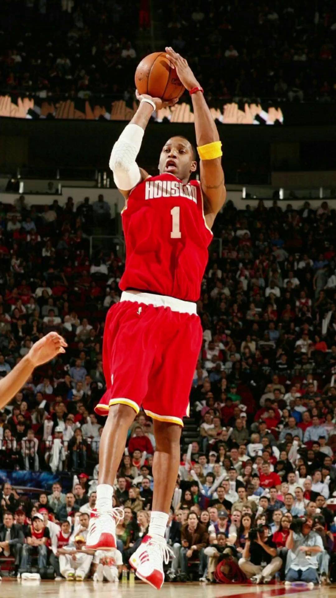 广东男篮在俱乐部杯首战中遭遇山西男篮，惜败对手，全场表现不佳，外援缺席，主力缺阵，山西男篮凭借高效进攻取得胜利。