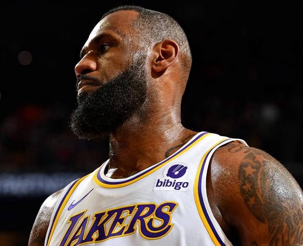 布克三分准绝杀 太阳险胜雷霆